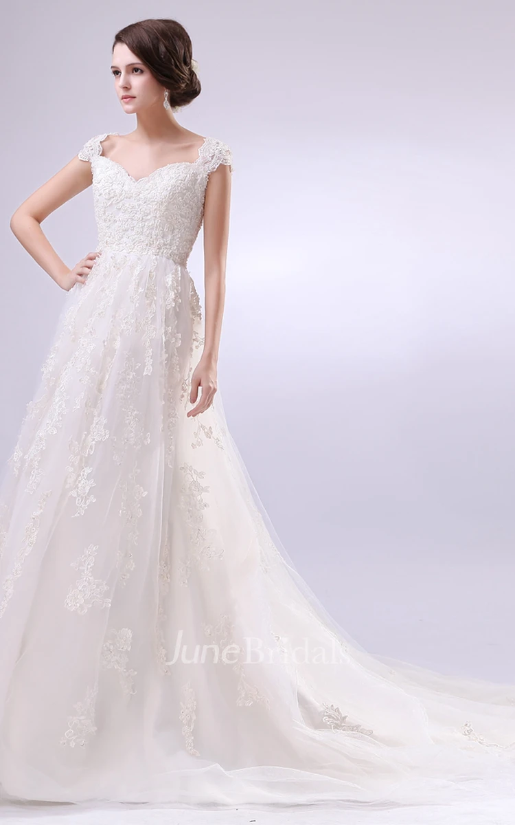 Romantic Sweetheart Sleeveless Cap-Sleeved Gown With Full Laces