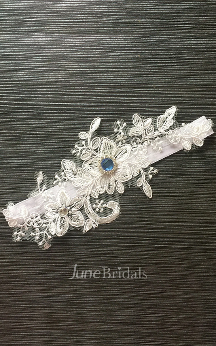 Simple Style Bridal Veil with Lace Trim
