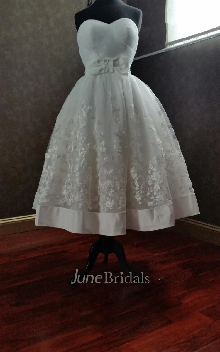 Cute Tea-Length Appliqued A-Line Wedding Dress With Bow