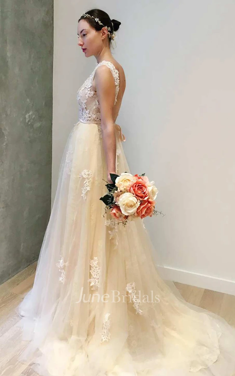 Scoop-Neck Sleeveless A-Line Tulle Wedding Dress With Appliques Deep-V Back