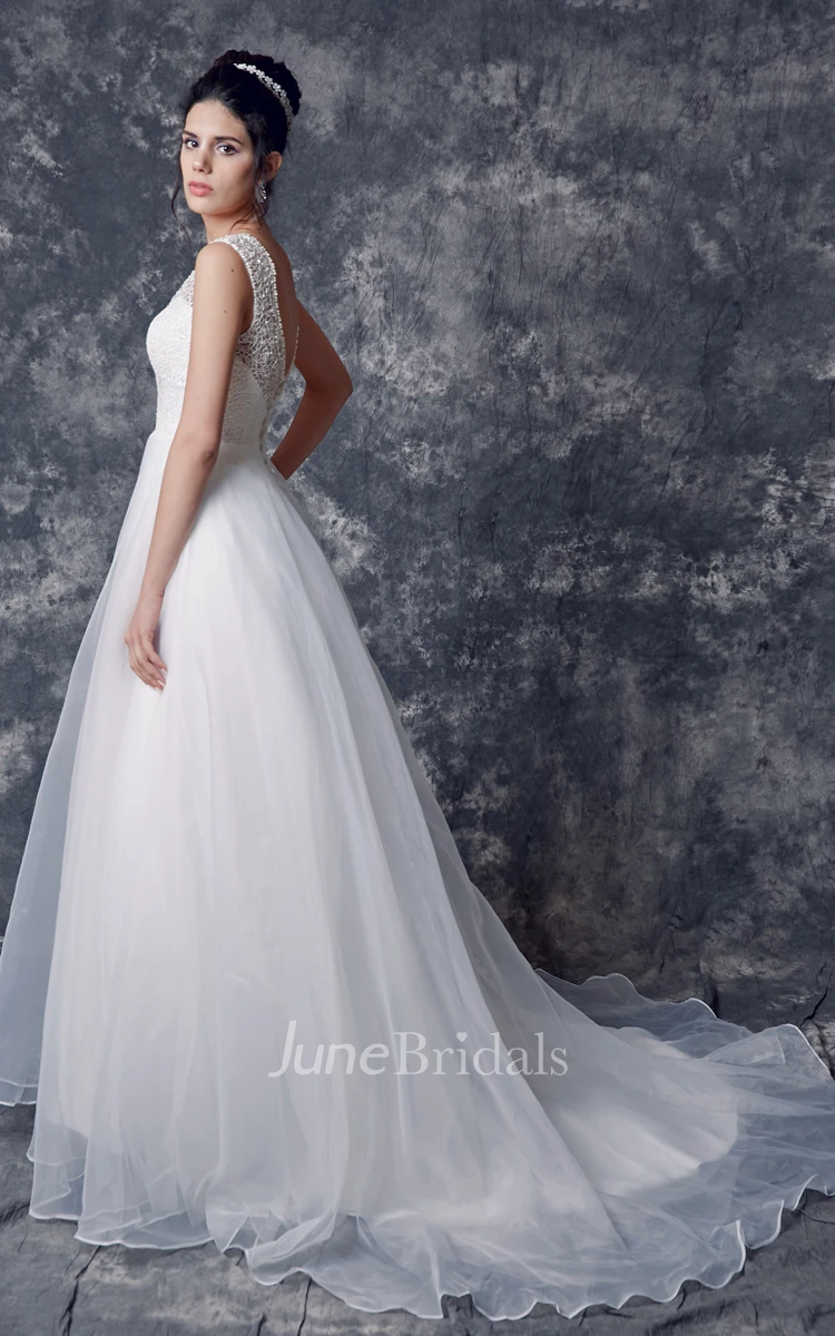 Gorgeous Short Sleeve Low V Neck Organza Ball Gown With Long Train