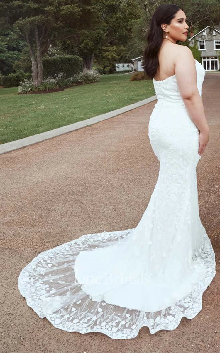 Sexy Mermaid Lace Strapless Floor-length Wedding Dress
