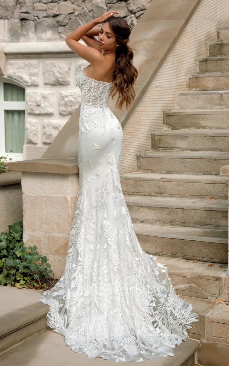 Mermaid Sweetheart Beach Satin Wedding Dress With Open Back And Appliques