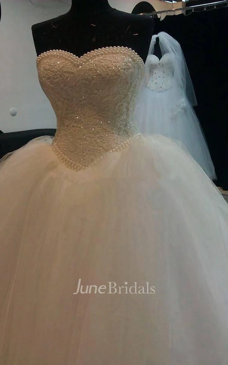 Glamorous Sweetheart Pearls Ball Gown Wedding Dress Tulle With Lace