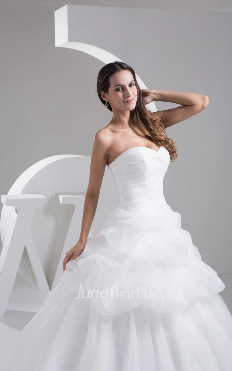 Sweetheart Ruched Tulle A-Line Dress With Pick-Up Design