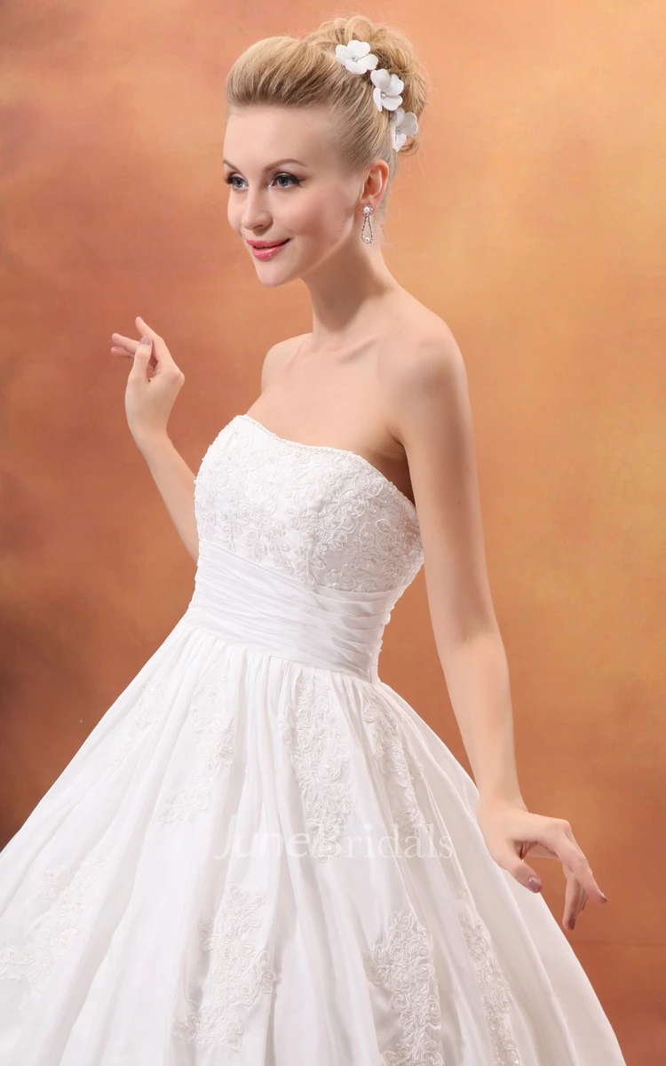 Dramatic Strapless A-Line Taffeta Princess Ball Gown With Laces