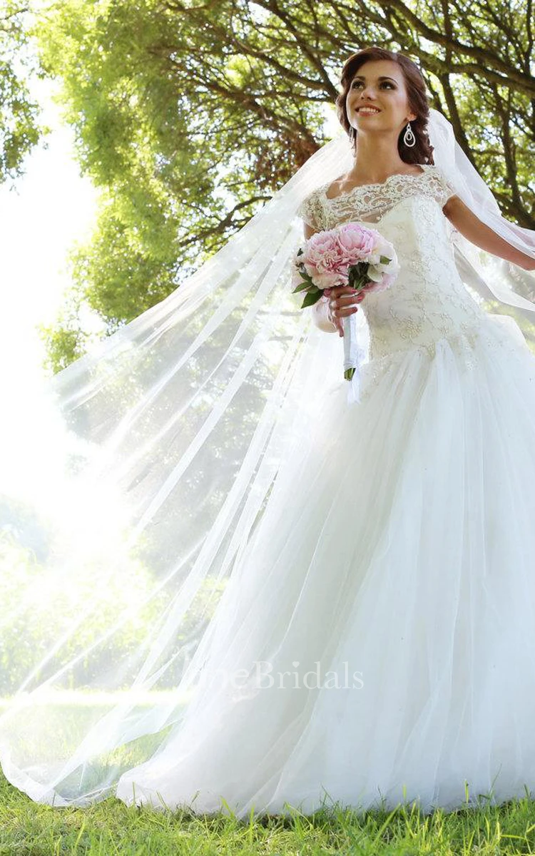 Bateau Neck Tulle Wedding Dress With Spangles and Sequins