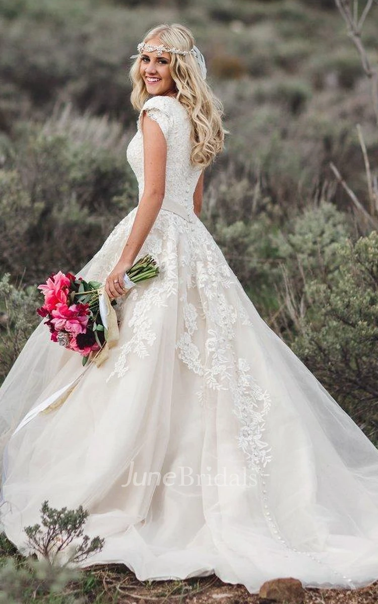 Modest Romantic Beach Country A-Line Boho Lace Short Cap Sleeve Queen Anne Ball Gown Wedding Dress with Appliques and Button Back