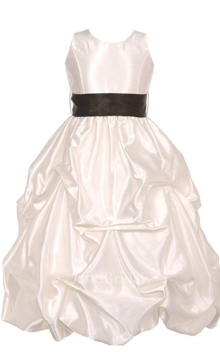 Sleeveless A-line Dress With Ruffles and Bow