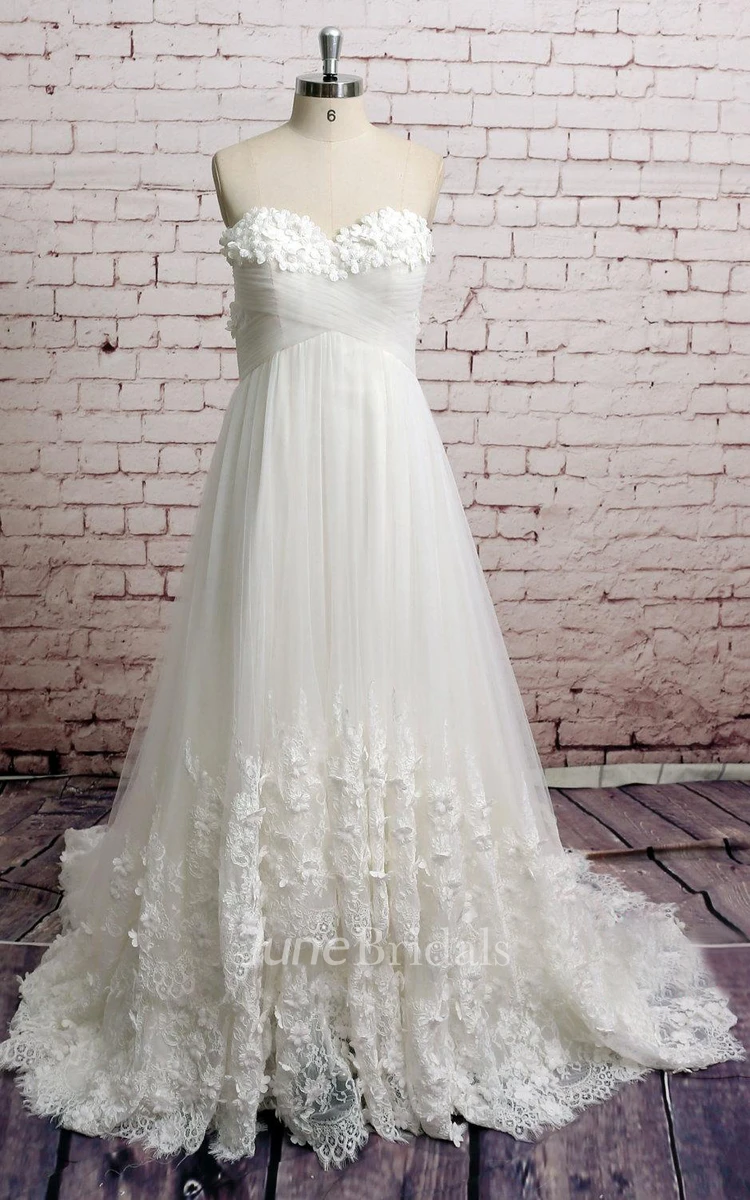 Sweetheart Flower A-Line Tulle Wedding Dress With Lace Hem