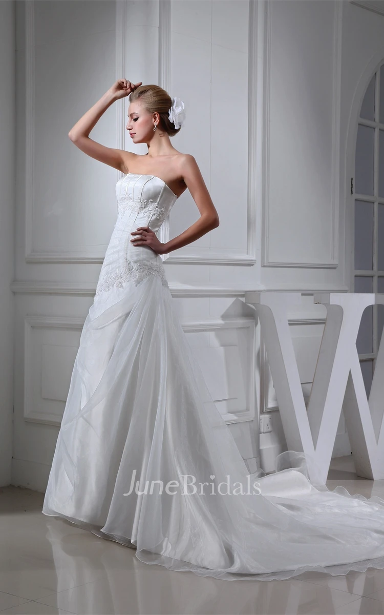 Strapless Ruched Floor-Length Dress with Appliques and Court Train