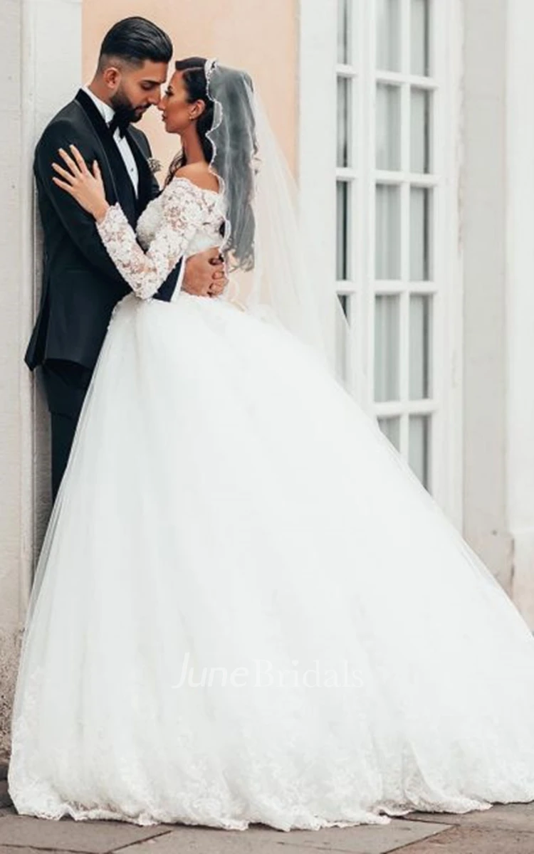 Long Sleeved Ball Gown Off-the-shoulder Tulle Wedding Dress with Appliques
