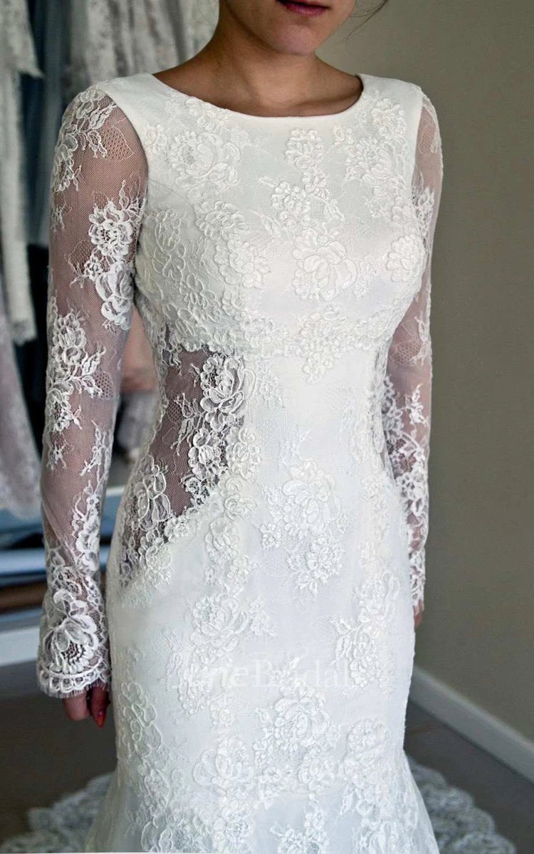 Scoop-Neck Lace Long Sleeve Backless Wedding Dress With Chapel Train