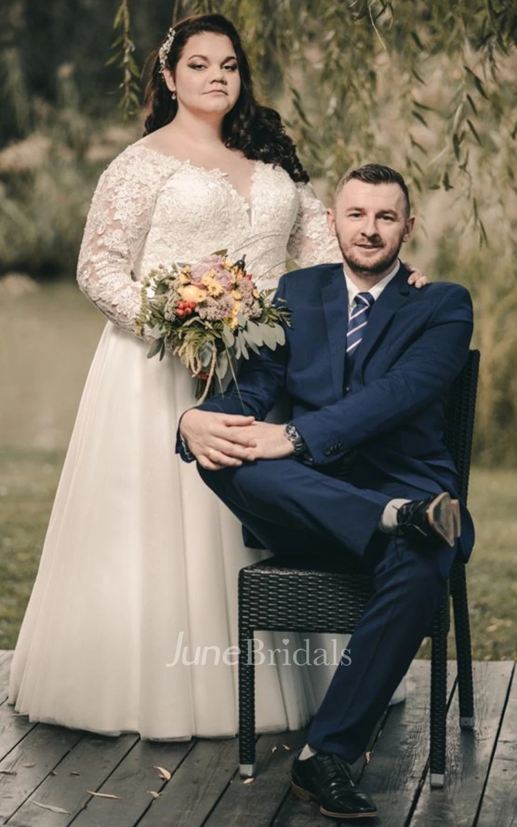 Charming Plus Size A Line V-neck Floor-length Tulle Wedding Dress