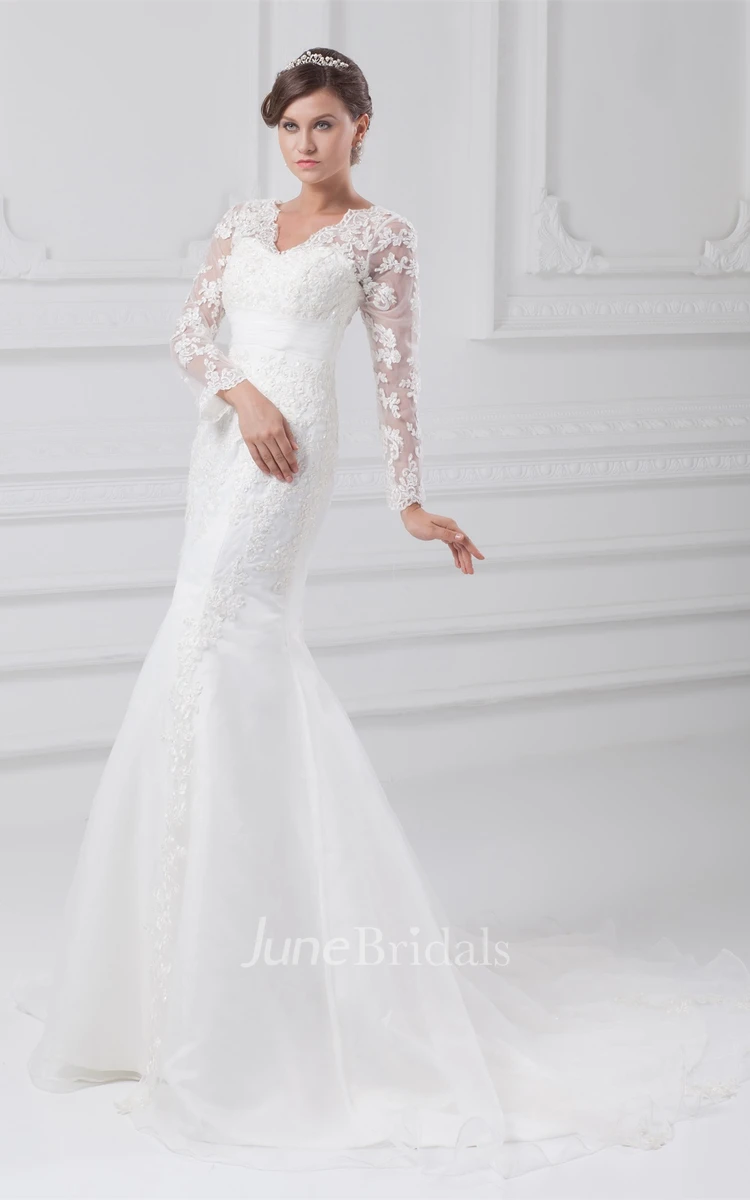 scalloped-neck long-sleeve trumpet illusion dress with appliques
