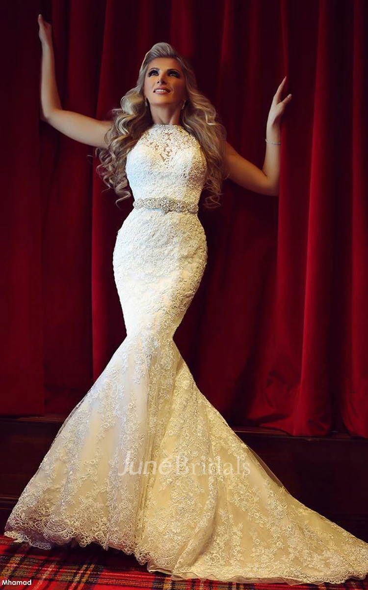 Gorgeous Lace Mermaid Wedding Dresses Beadings Sweep Train Bridal Gowns With Bottons