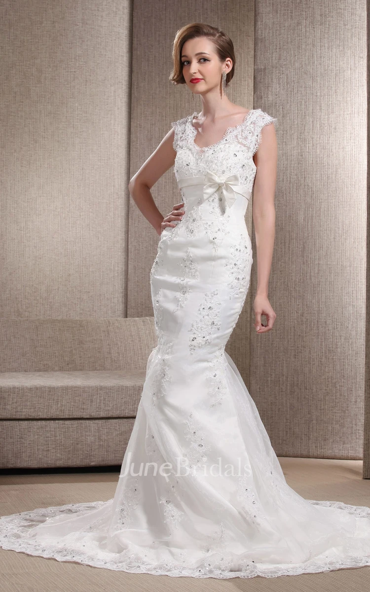 Caped-Sleeve Appliqued Mermaid Dress With Bow and Low-V Back