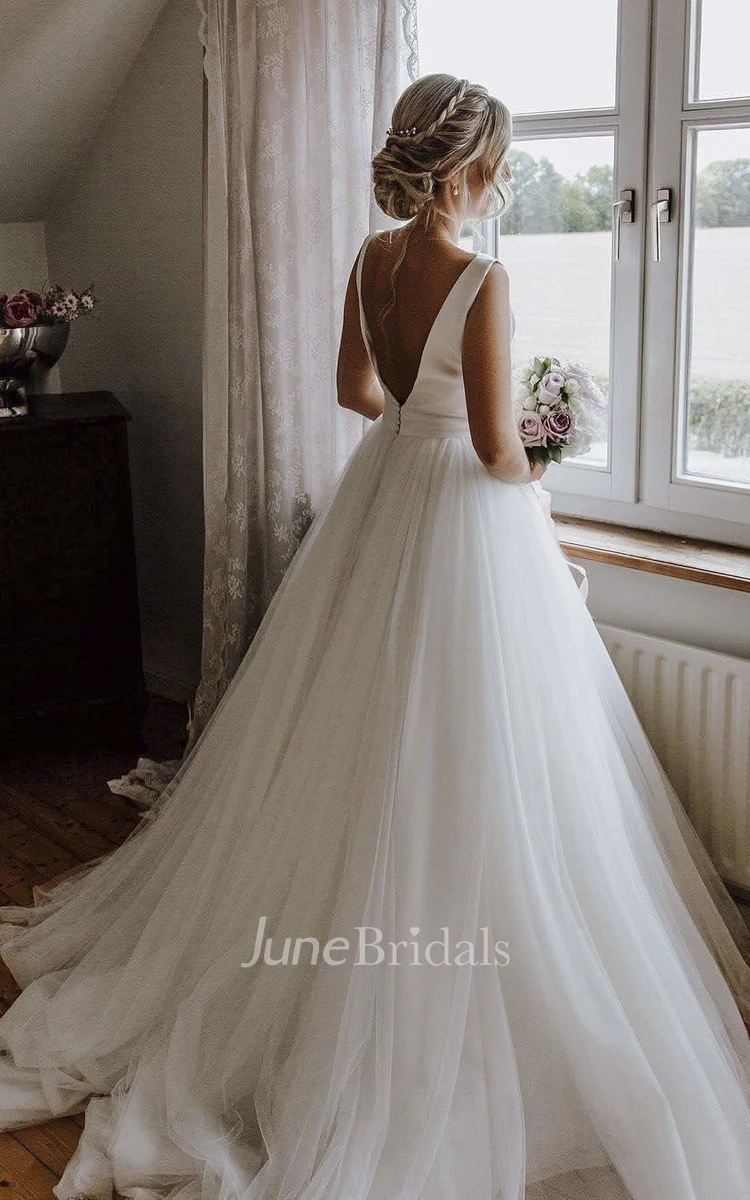 Sleeveless Deep V-back Ethereal Ballgown With Bow And Tulle Wedding Dress