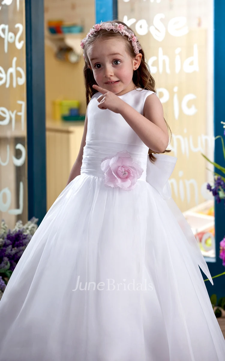 Cute High-Neck Sleeveless Flower Girl Dress With Bowknot