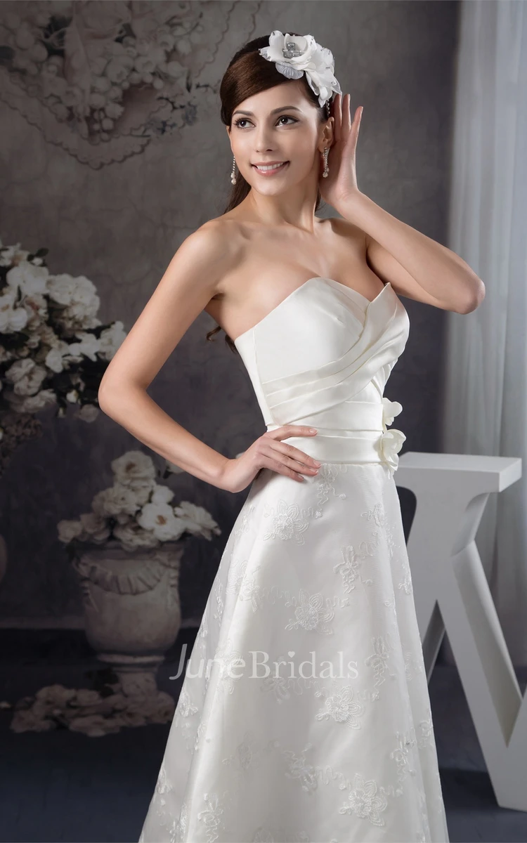 Sweetheart Tea-Length Criss-Cross Dress with Appliques and Flower