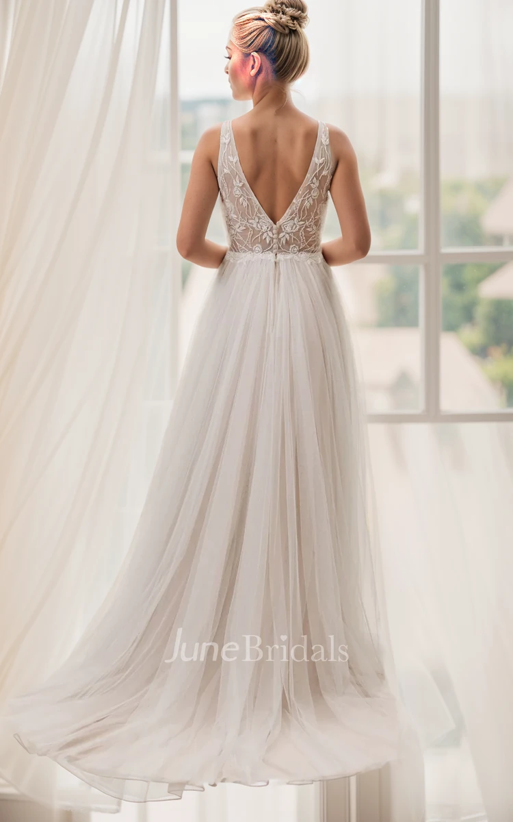 Simple Casual A-Line Boho Lace Wedding Dress Fairy Princess Sleeveless V-Neck Bridal Gown with Sweep Train