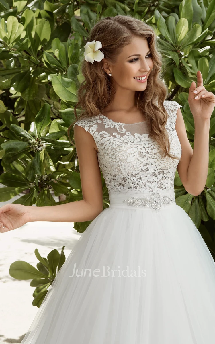 A-Line Floor-Length Scoop-Neck Sleeveless Illusion Tulle Dress With Beading And Lace