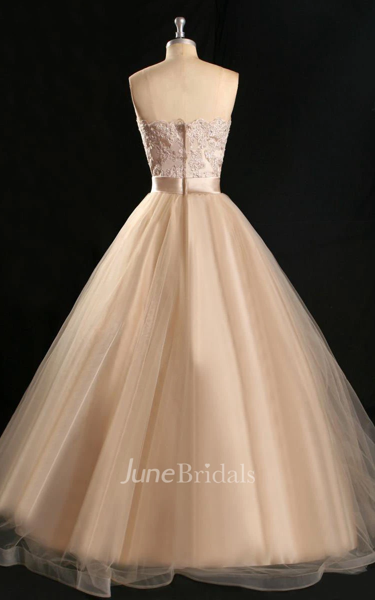 Sweetheart Sleeveless Stuning A-line Lace Ballgown