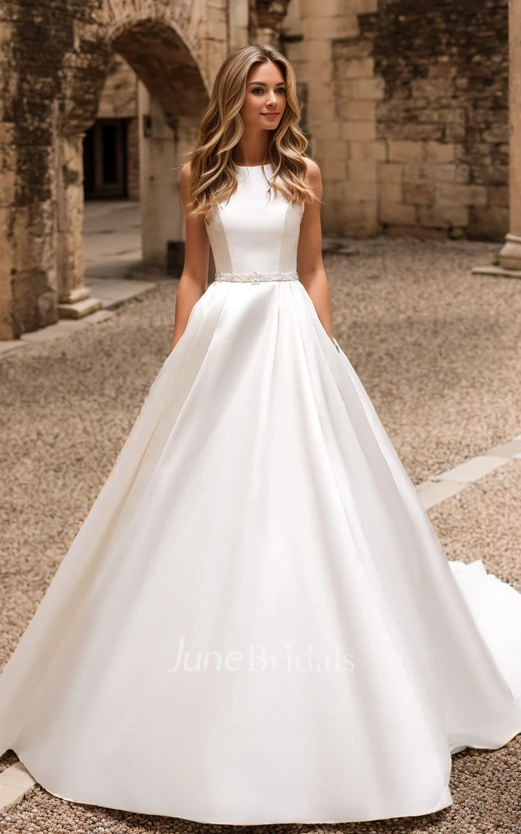Simple Modest A-Line Sleeveless Wedding Dress Vintage Elegant Boho Lace Back Bridal Gown with Pockets