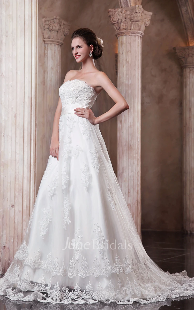 A-Line Strapless Refined Dress With Laces And Soft Tulle