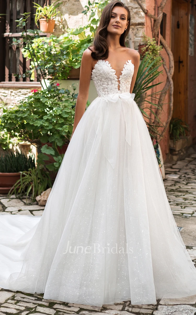 Vintage Sweetheart A Line Ball Gown Lace Tulle Court Train Wedding Dress with Appliques and Bow