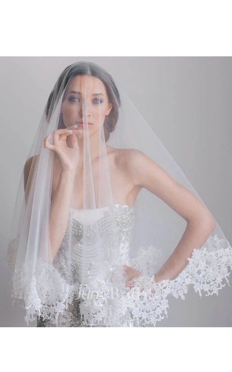 Retro Elbow Bridal Veil with Lace Applique