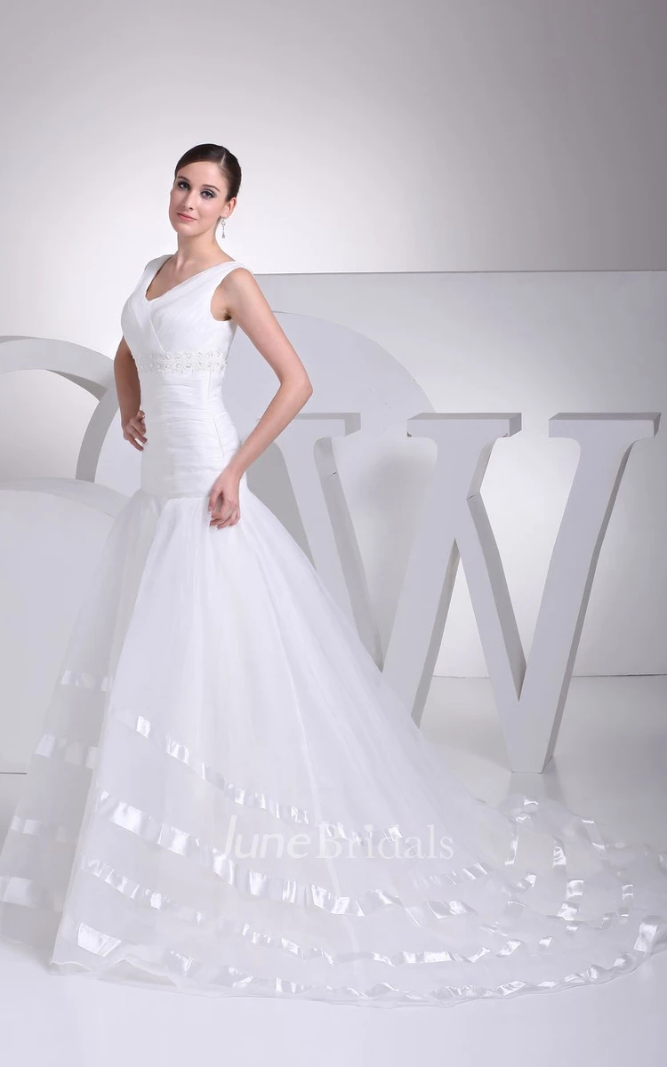 Enchanting Caped-Sleeve Ruched A-Line Dress With Tulle Overlay