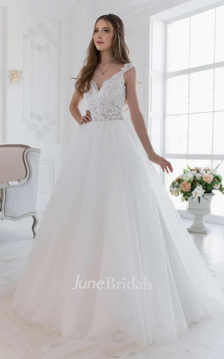 Plunged Cap-Sleeve A-Line Tulle Ball Gown Wedding Dress With Sweep Train