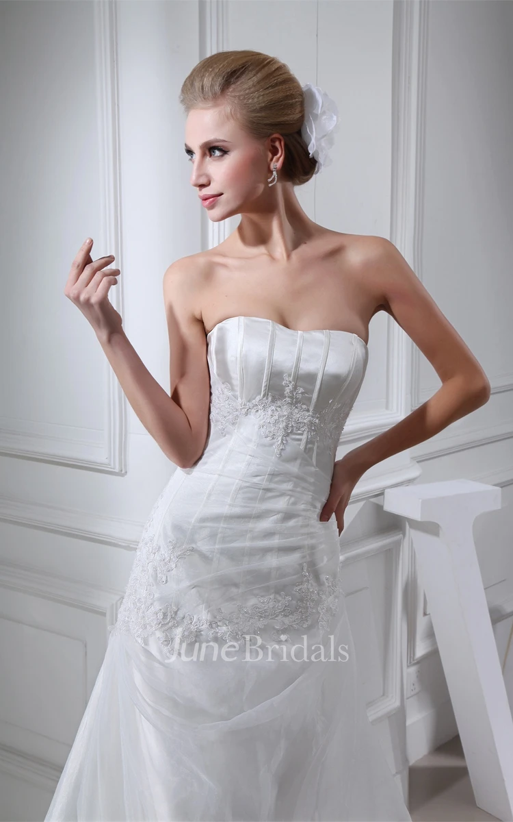 Strapless Ruched Floor-Length Dress with Appliques and Court Train