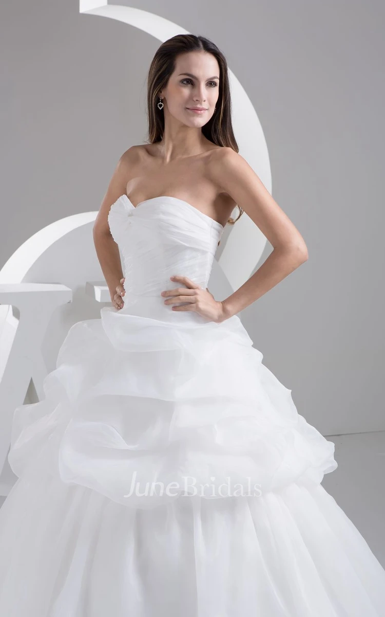 Sweetheart Ruched Tulle A-Line Dress With Pick-Up Design