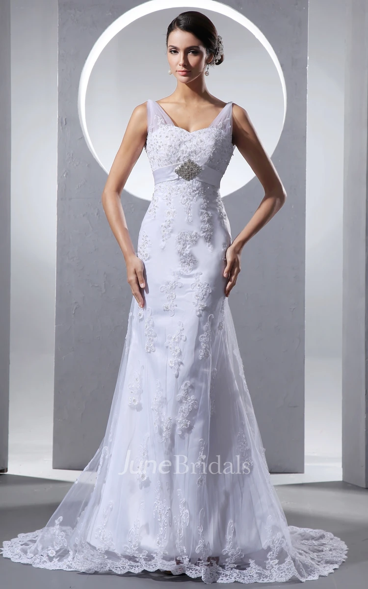 Sweetheart Sleeveless Column Dress With Lace Appliques And Soft Tulles