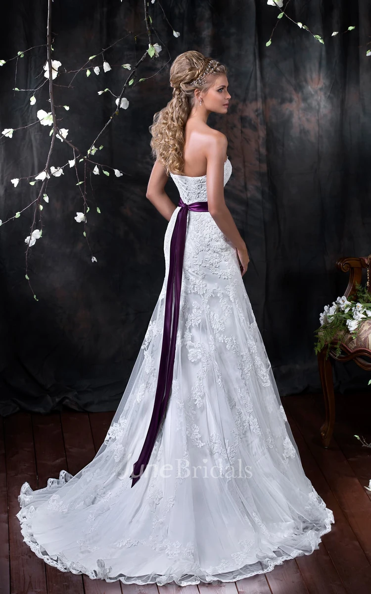 A-Line Floor-Length Sweetheart Sleeveless Corset-Back Lace Dress With Appliques And Flower